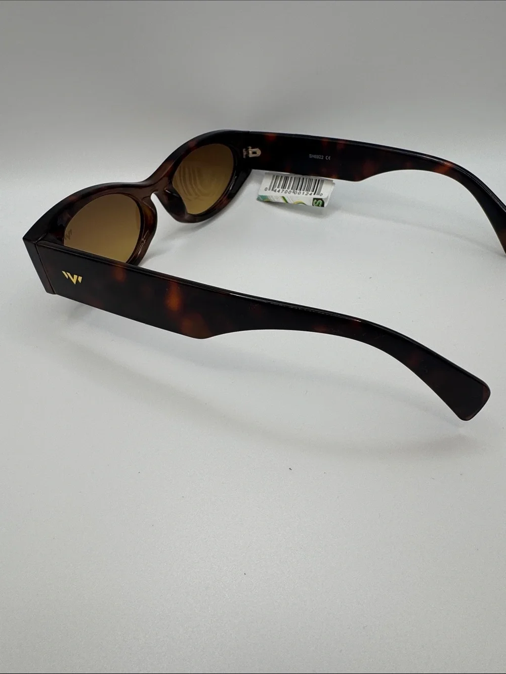 N/A stylish tortoiseshell